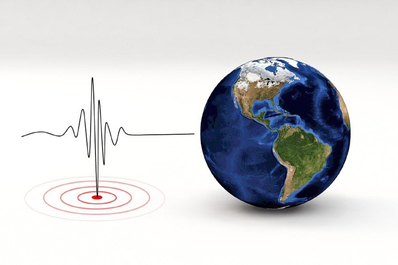 Endonezya'da 5.2 büyüklüğünde deprem